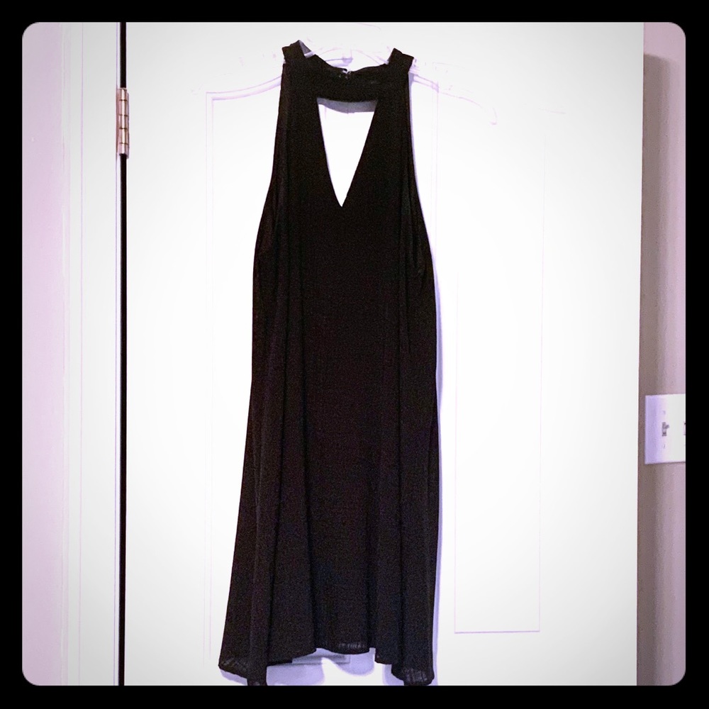 Gorgeous little black dress. Size - Small